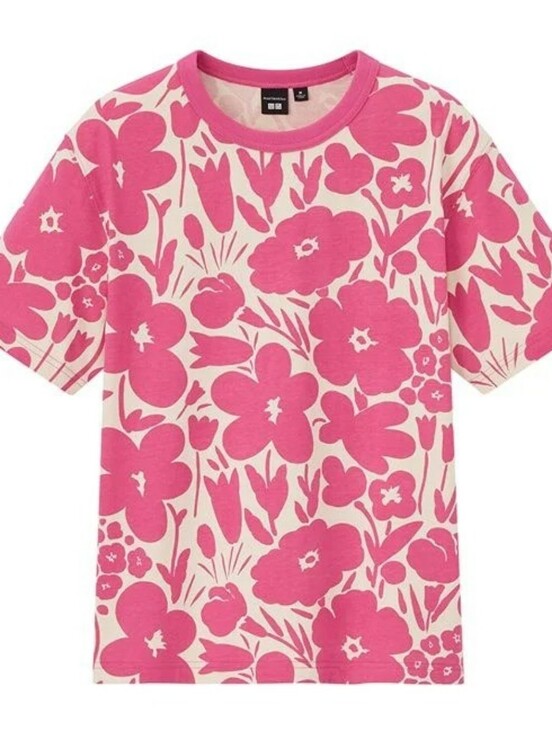 Marimekko Tops - EUC Marimekko Uniqlo Floral Tshirt Size L